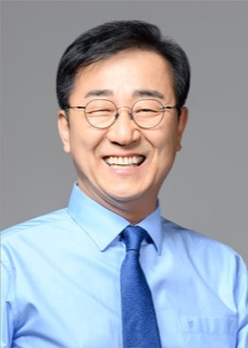 김윤덕 국회의원 공식 사진