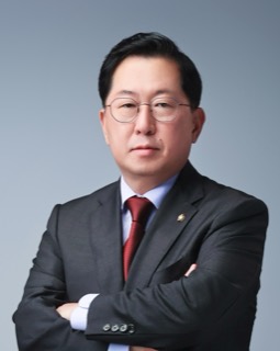 유용원 국회의원 공식 사진